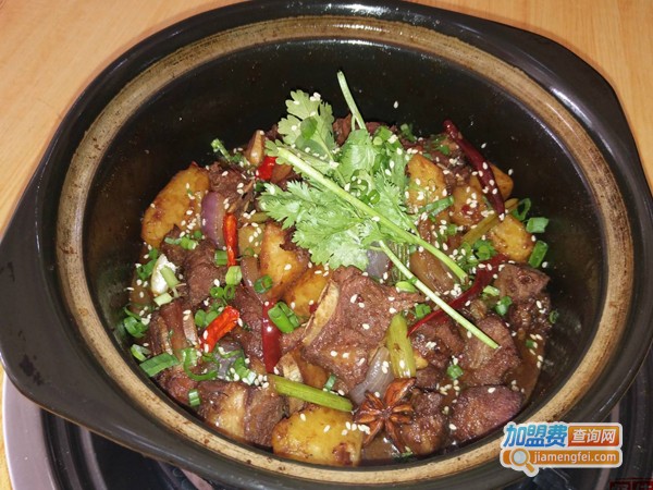 红火煮艺鸡公煲加盟店