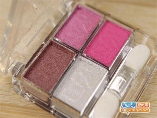 三叶草化妆品加盟门店