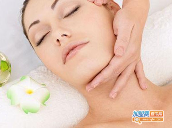 伊伊美容理疗馆加盟费