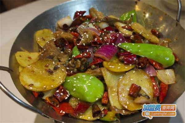 草根侯麻辣香锅加盟费