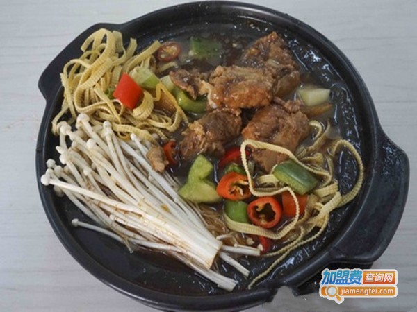 赛鹏黄焖鸡米饭