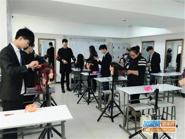东青美容美发培训加盟费
