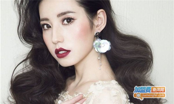 英佩妮迪艺术美妆学院加盟费
