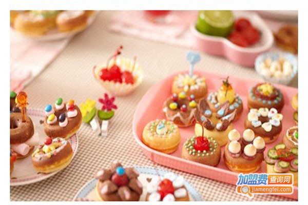 七彩坊DIY手机美容加盟门店