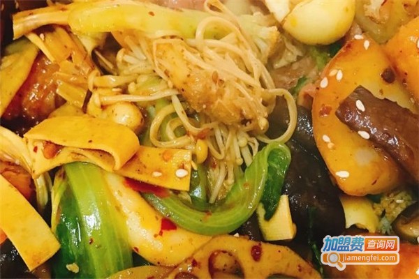 孔明村麻辣香锅加盟费