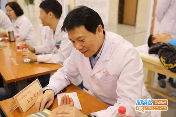 吉亚宁小儿推拿