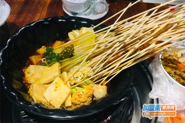 云落端串串香加盟门店