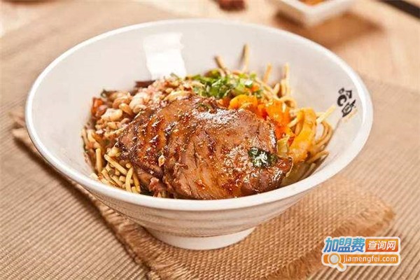 萌煮骨汤卤汁饭加盟费