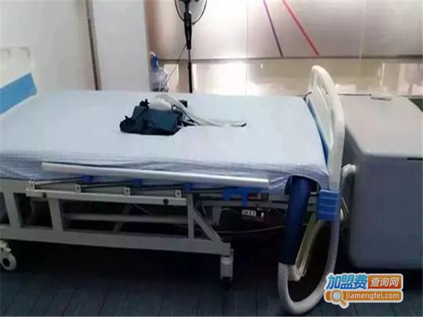 铱鸣智能护理机器人加盟门店