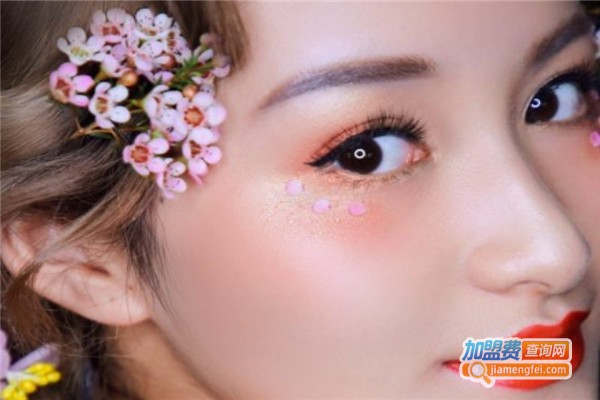 daisy彩妆培训加盟费