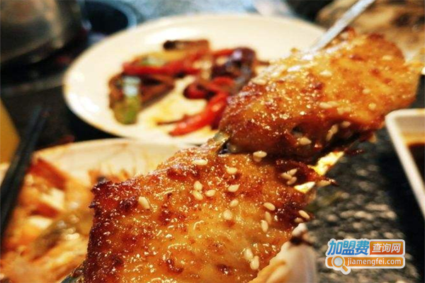 名鼎阁自助火锅烤肉加盟费
