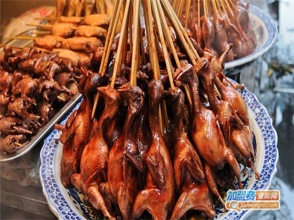 乡辣鼎鼎串串香加盟门店