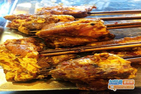 牵佰胃·小聚串串香加盟门店