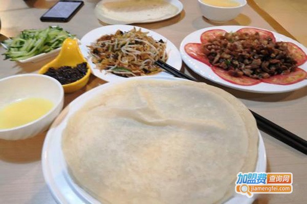 龙凤卷春饼鱼头泡饼·金牌锅包肉加盟门店