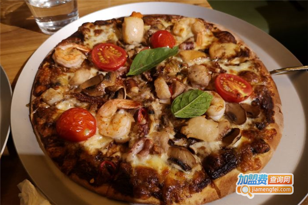 PIZZAFUOCO岩火比萨加盟费