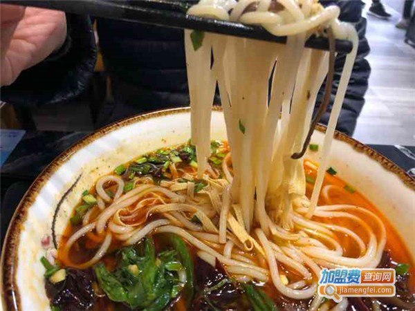 捌月柒王子米线加盟门店