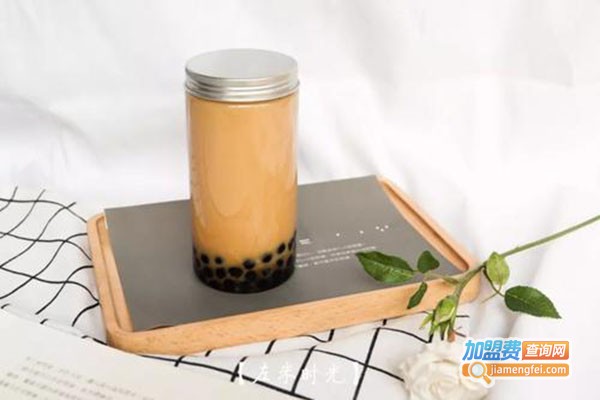 茶手伴奶茶加盟门店