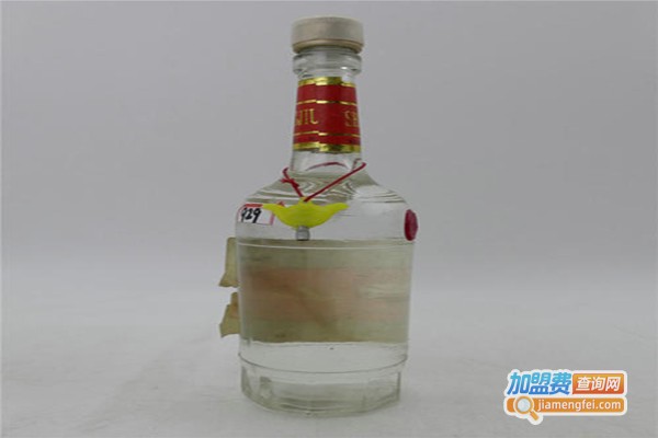 采山特曲牌白酒