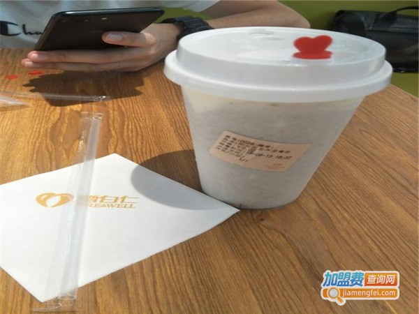 雪白仁坚果食研所加盟门店