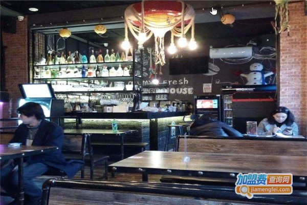 SNOWZONECAFEBAR纵雪俱乐部加盟费