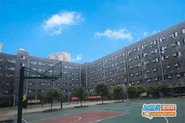 顶峰美术学校