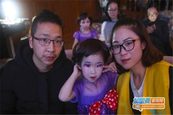 小叶子艺校加盟费