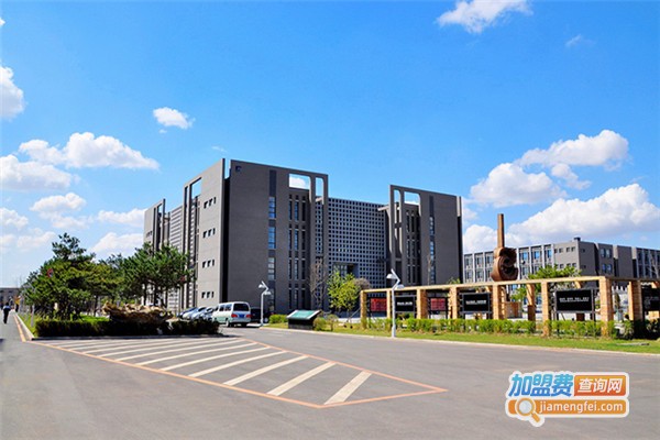 世伟应用工程技术学校加盟费