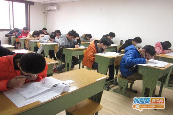 成龙教育加盟