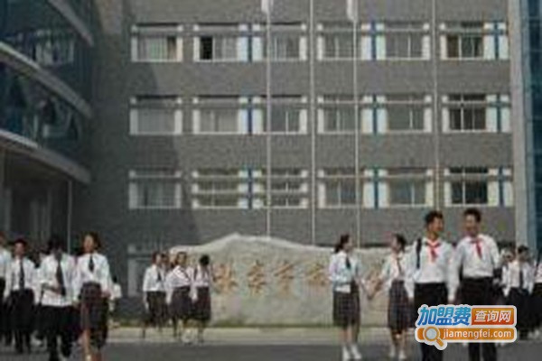 京娃娃学校加盟费