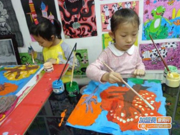 七彩美术培训中心
