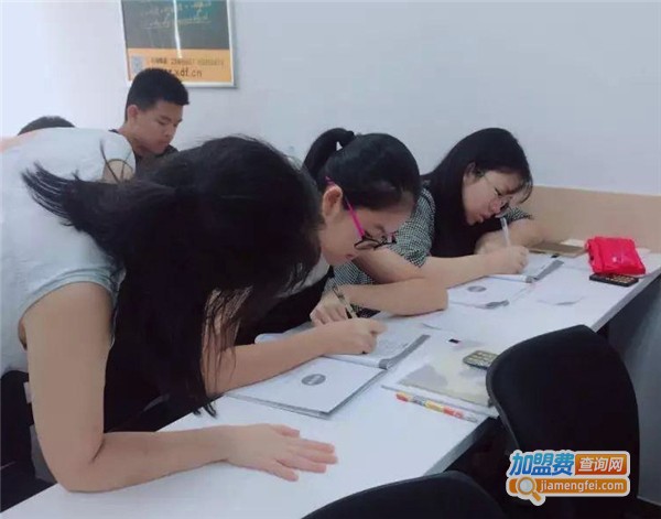 名师画说华人英语加盟费
