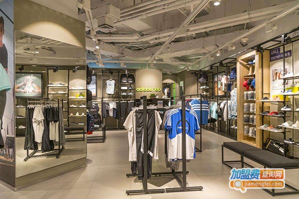交叉点休闲装加盟门店