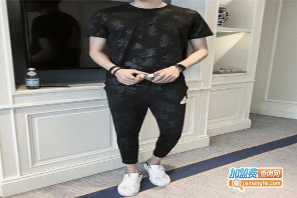 依歌服饰加盟费