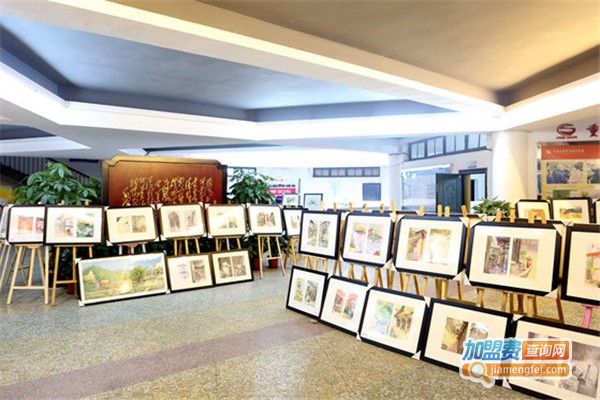 丑小鸭画室加盟费