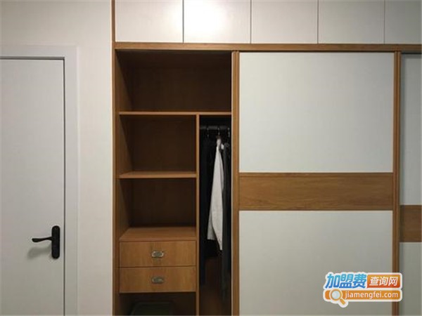 麓加衣柜加盟门店