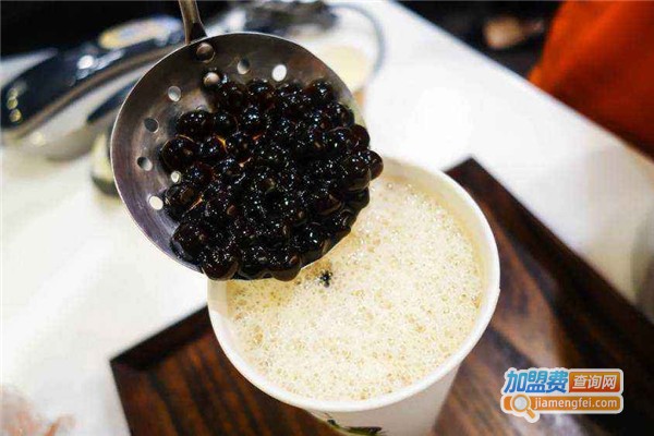 qq奶茶店加盟费是多少钱