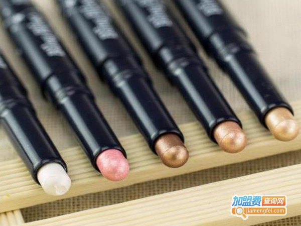 美爆潮品店加盟