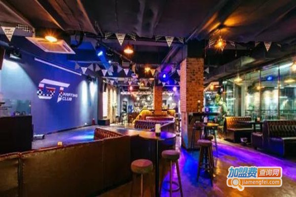 小型主题酒吧加盟费