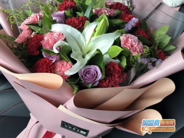七彩花艺加盟费