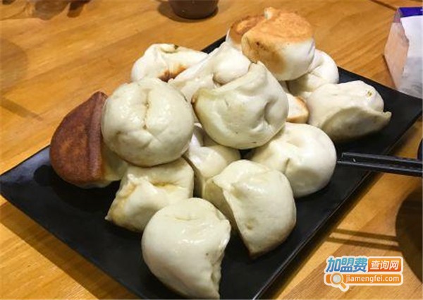 小白小黑锅饺店加盟费