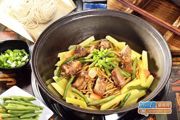 强记铁锅焖面加盟费