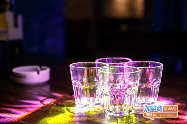 大鲨鱼酒吧加盟费