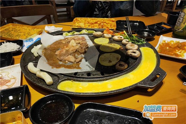 杀猪天烤肉店加盟费