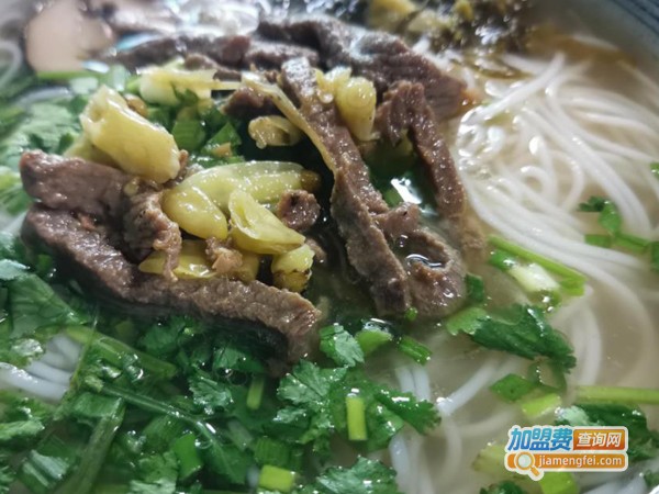 炸舌泡椒牛肉米粉加盟
