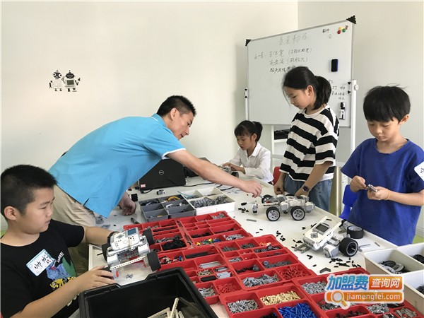 乐创世界机器人加盟