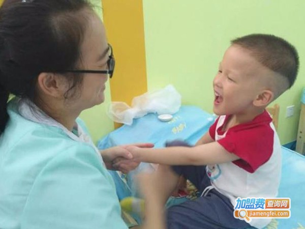 主人翁小孩推拿加盟费