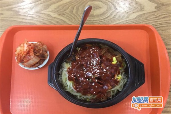 聚香隆美食城加盟