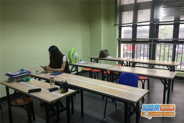 前途出国留学加盟费