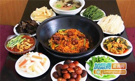 刘一锅铁锅焖面加盟费