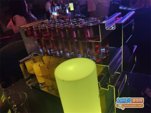 响音乐酒吧加盟
